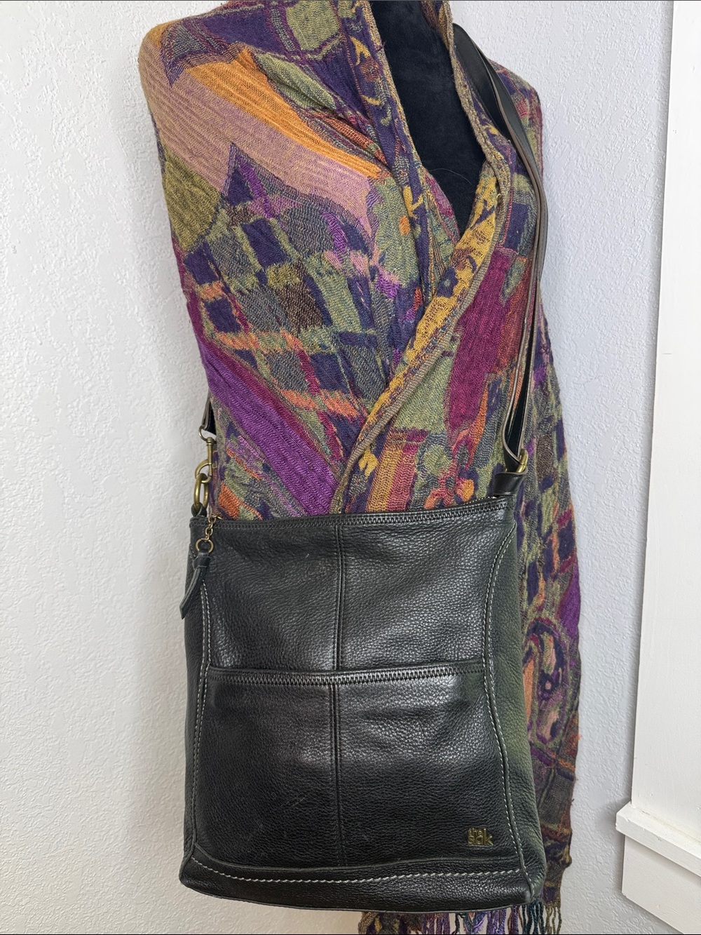 The Sak Iris Crossbody Bag Black Pebbled Leather Adjustable Strap Everyday